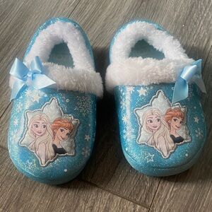NWOT Frozen Themed Slippers with White Fur Trim